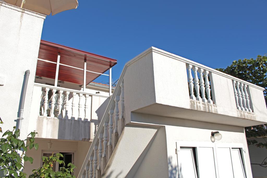 Apartments Mas-Rafaj Vir Exterior foto