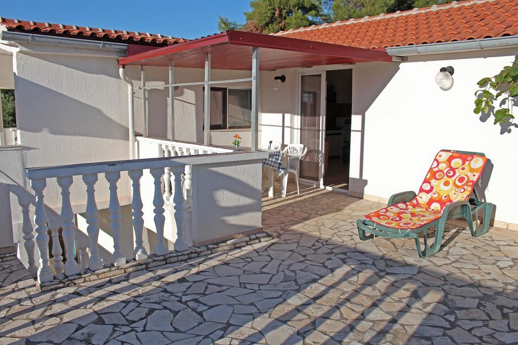 Apartments Mas-Rafaj Vir Exterior foto